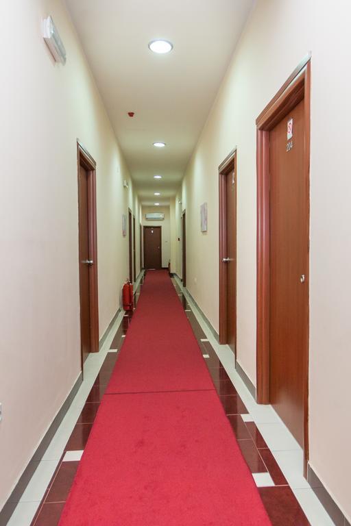 Sin-Kom Hotel Garni Pirot Exteriör bild